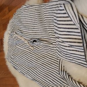 Ashley - linen like - wide leg pant - like new never worn - size Med